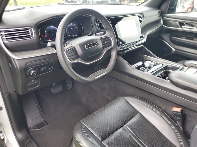 Used 2023 Jeep Wagoneer L Series III w/ Preferred Equipment Group AWD/4WD image 19