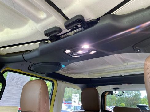 Used 2023 Jeep Wrangler Sahara image 24