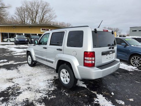 Used 2012 Jeep Liberty Sport image 3