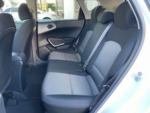 Used 2025 Kia Soul LX w/ LX Technology Package image 25