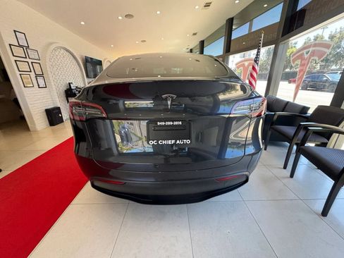 Used 2024 Tesla Model Y Long Range RWD image 6