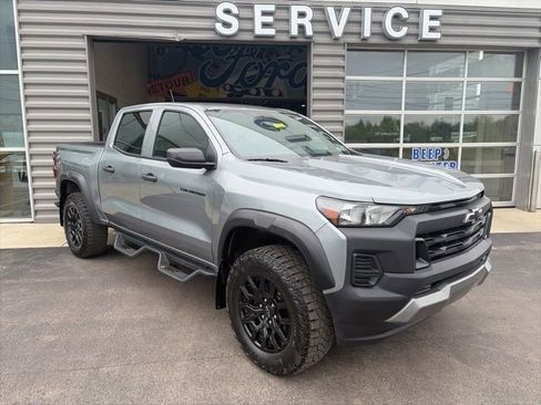 Used 2024 Chevrolet Colorado Trail Boss w/ Advanced Trailering Package AWD/4WD image 4