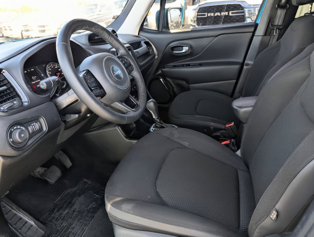 Used 2020 Jeep Renegade Altitude FWD image 29