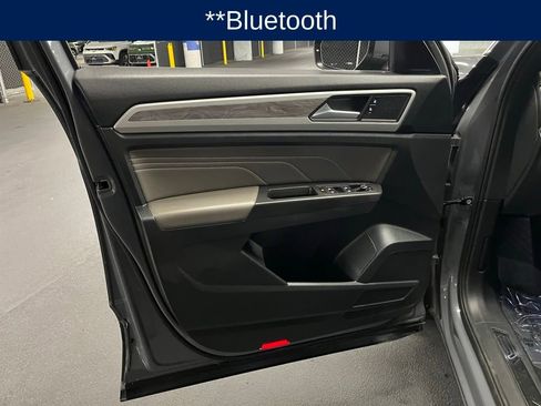 Certified 2022 Volkswagen Atlas Cross Sport SE image 18