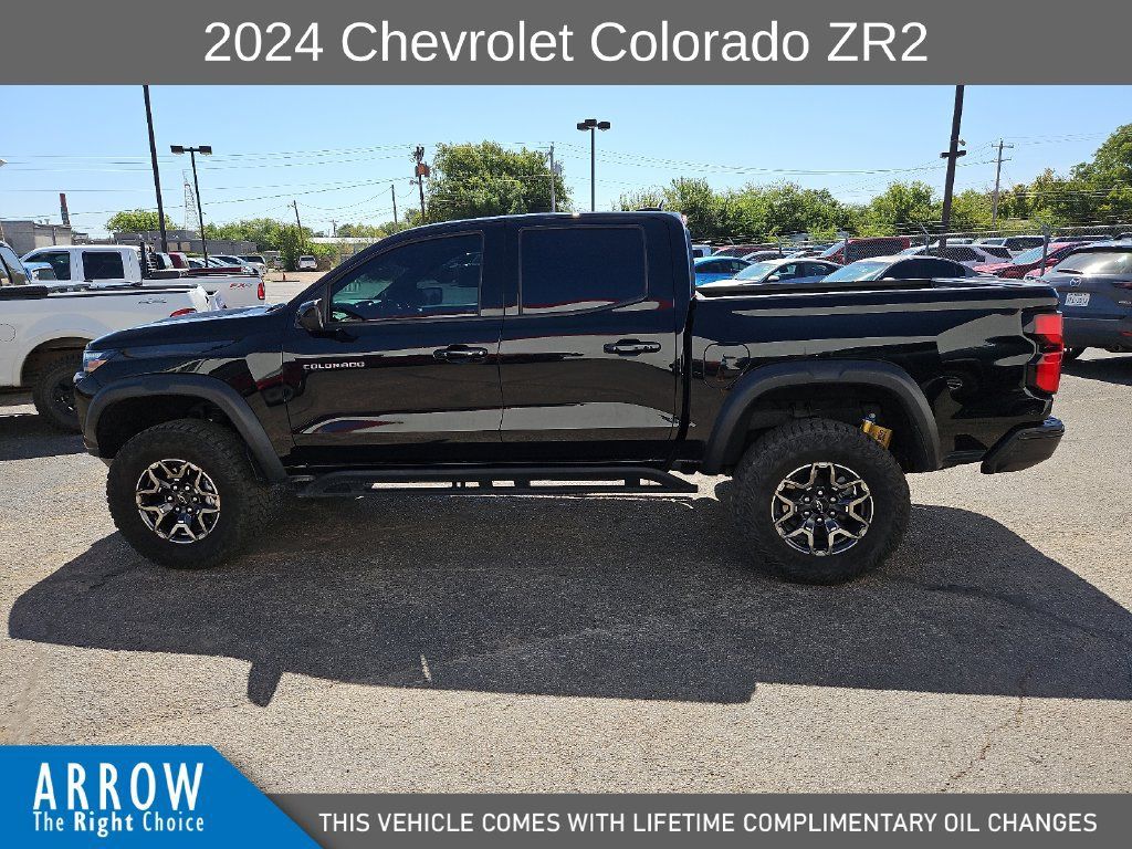 Used 2024 Chevrolet Colorado ZR2 w/ Technology Package AWD/4WD image 7