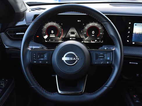 Used 2025 Nissan Kicks SR image 21