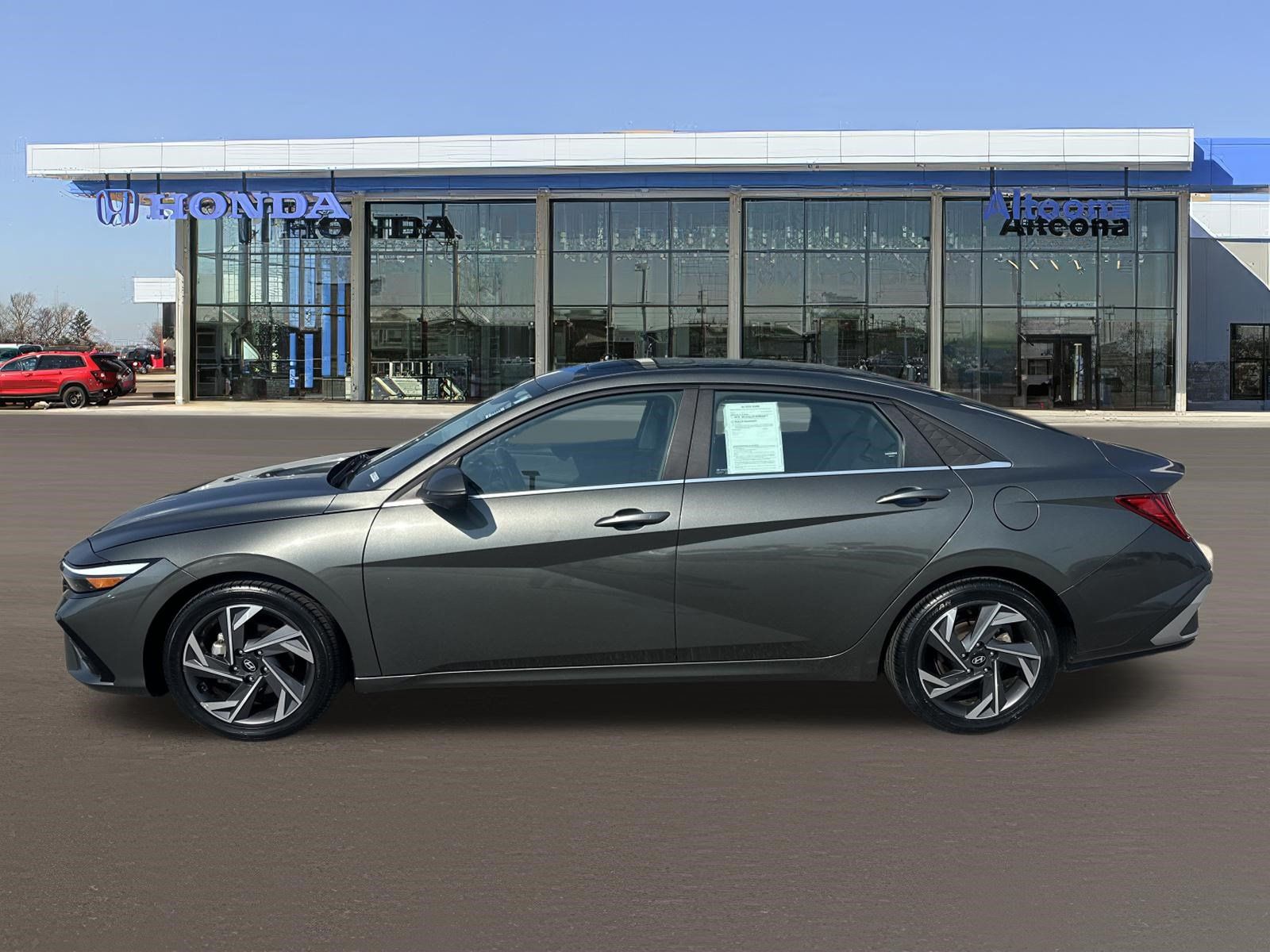 Used 2024 Hyundai Elantra Limited FWD image 2