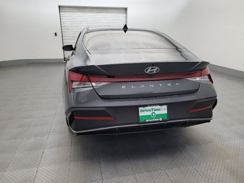 Used 2025 Hyundai Elantra SE FWD image 6