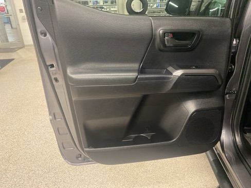 Used 2023 Toyota Tacoma TRD Sport image 29