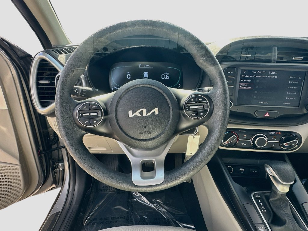 Used 2025 Kia Soul LX w/ LX Technology Package FWD image 11