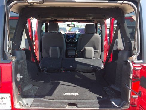 Used 2017 Jeep Wrangler Unlimited Sahara AWD/4WD image 23