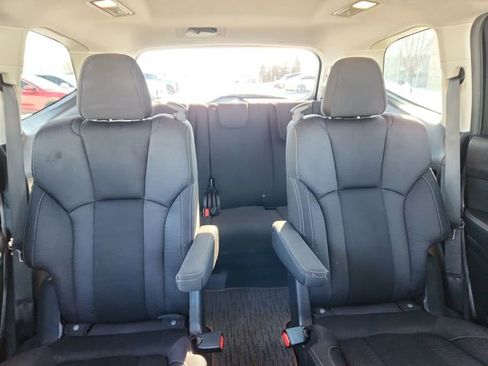 Used 2019 Subaru Ascent Premium image 31