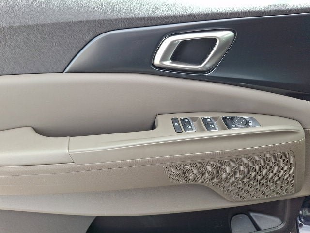 Used 2026 Kia Carnival FWD image 13