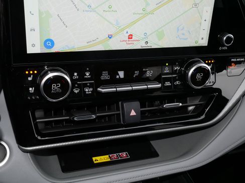 Certified 2026 Toyota Highlander Platinum image 23