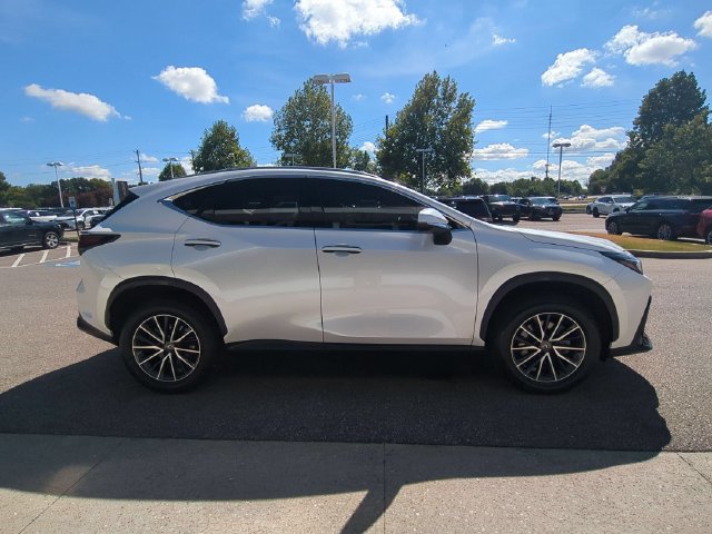 Used 2024 Lexus NX 250 FWD w/ Towing Package (2000 Lbs) image 9