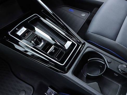 New 2026 Volkswagen Golf 2.0T Hatchback image 24