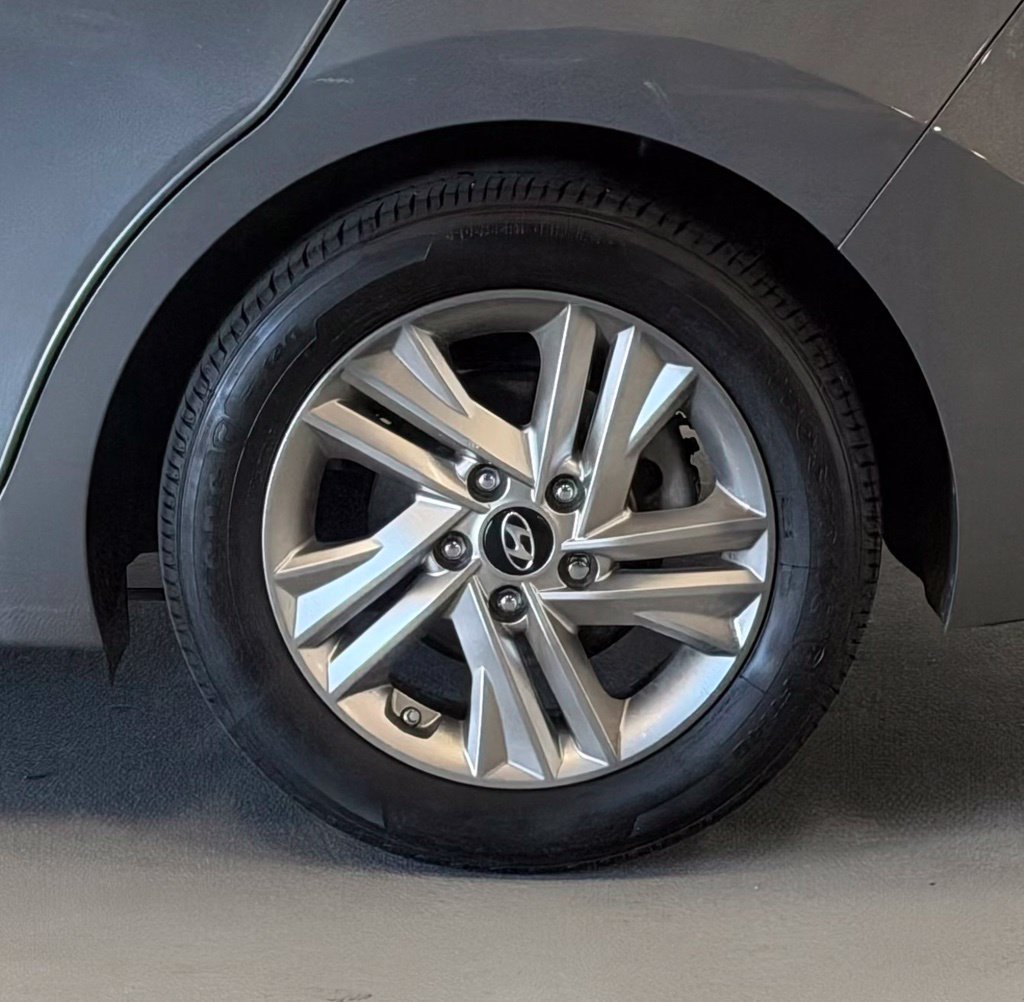 Used 2019 Hyundai Elantra SEL w/ Cargo Package FWD image 8