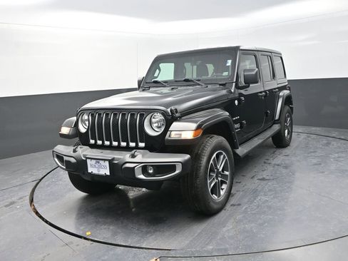 Used 2023 Jeep Wrangler Sahara w/ Cold Weather Group image 4