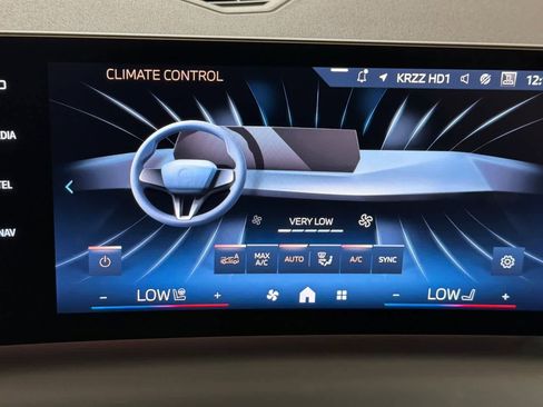 Used 2025 BMW 228i xDrive w/ Premium Package AWD/4WD image 19