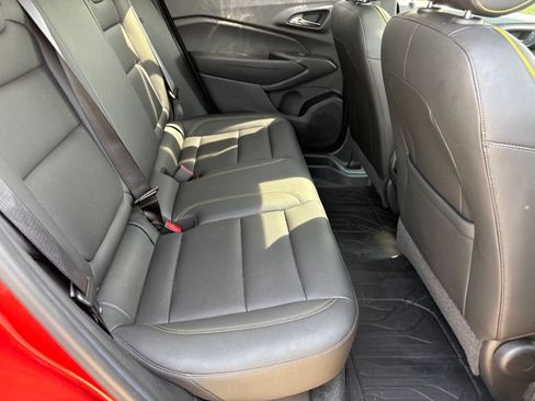 Used 2024 Chevrolet Trax ACTIV w/ Sunroof Package FWD image 38