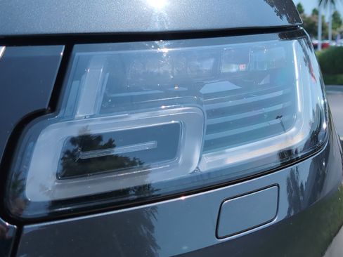 Used 2020 Land Rover Range Rover HSE AWD/4WD image 6