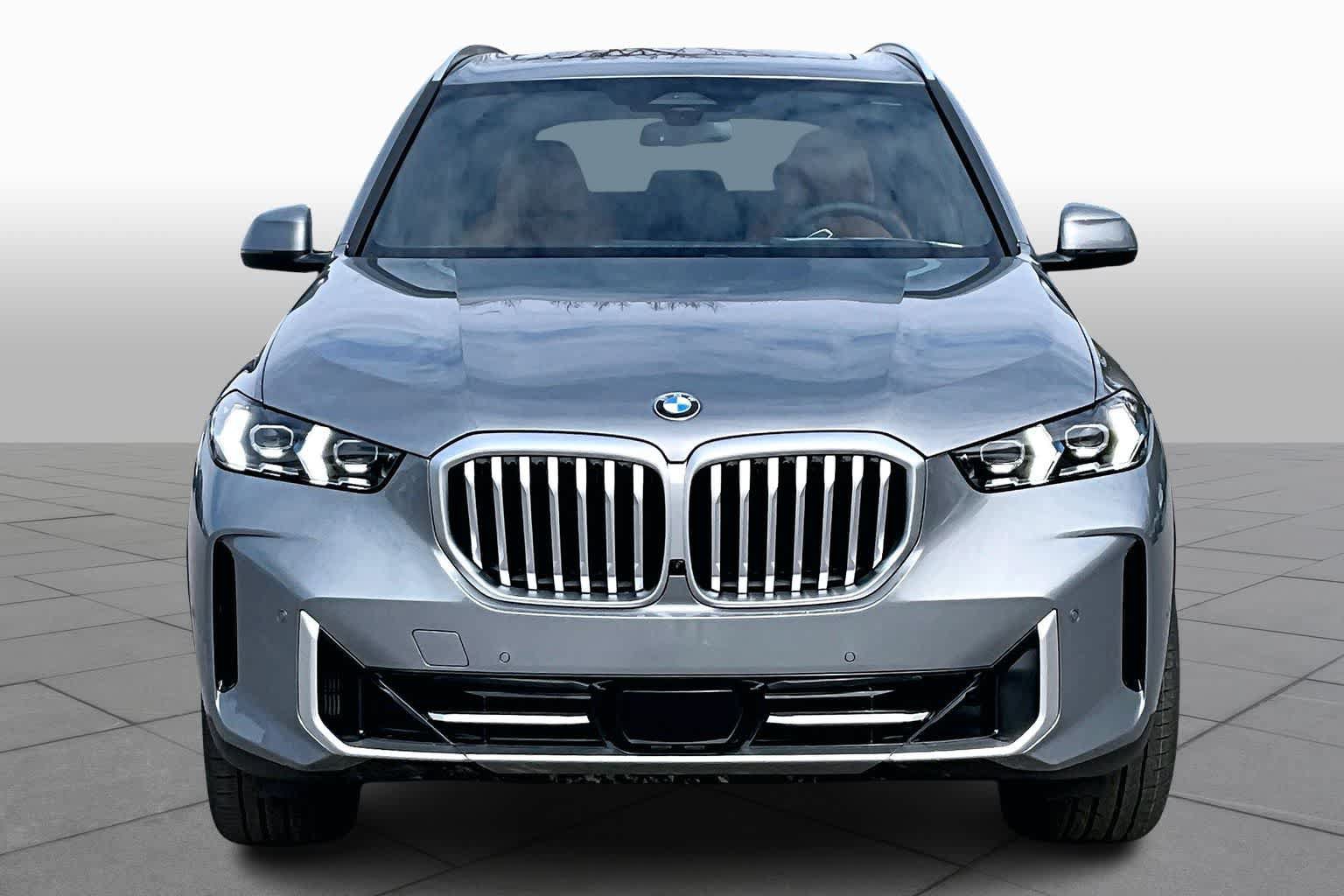 Used 2026 BMW X5 xDrive40i w/ Executive Package AWD/4WD image 3