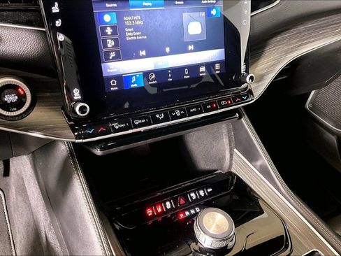 Used 2024 Jeep Wagoneer Series II w/ Flexible Seating Group RWD image 26