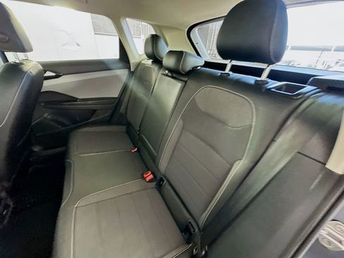 Used 2022 Volkswagen Taos SE image 23