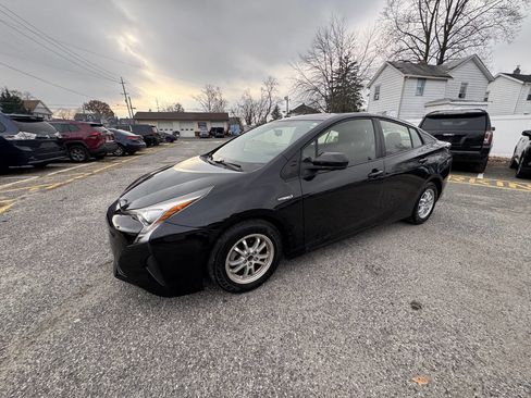 Used 2016 Toyota Prius Two image 28