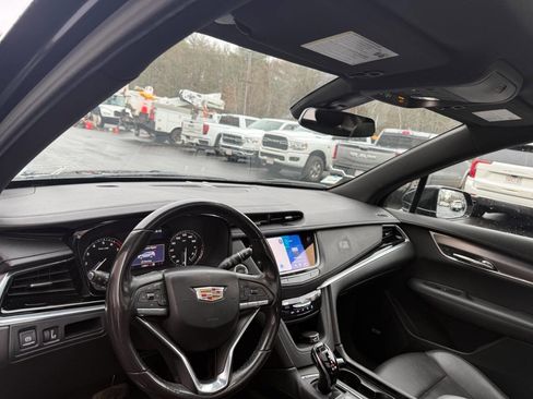 Used 2023 Cadillac XT6 Luxury image 14
