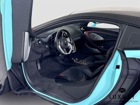 Used 2022 McLaren GT image 4