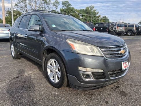 Used 2014 Chevrolet Traverse LT FWD image 3
