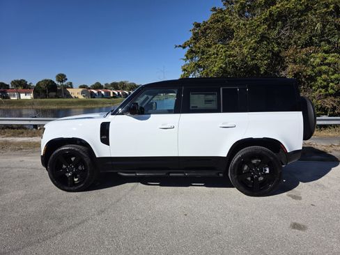 New 2026 Land Rover Defender 110 X-Dynamic SE image 7