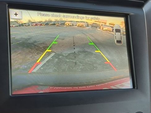 Used 2017 Ford Fusion SE w/ Fusion SE Technology Package image 12