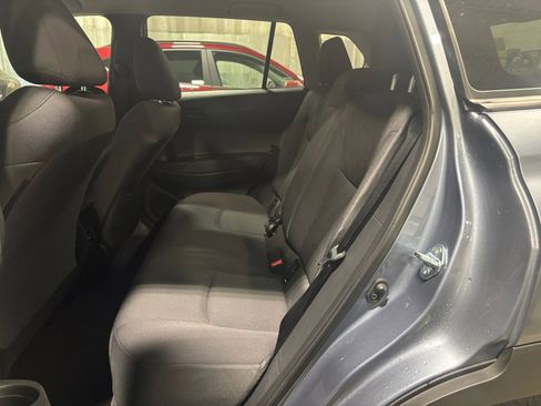 Used 2025 Toyota Corolla Cross LE image 24