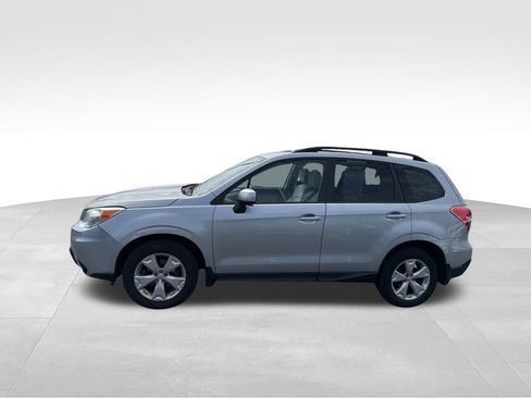 Used 2015 Subaru Forester 2.5i Premium AWD/4WD image 2