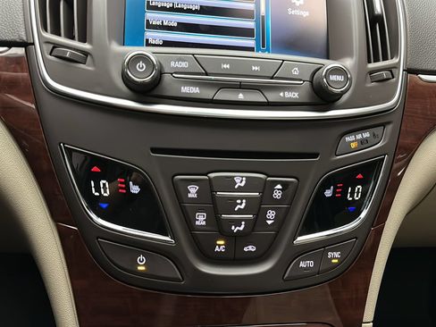Used 2015 Buick Regal AWD image 30