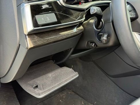 Used 2025 Audi Q8 Premium Plus AWD/4WD image 14