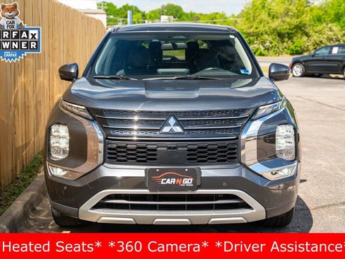Used 2024 Mitsubishi Outlander SE image 2