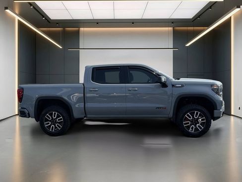 Used 2024 GMC Sierra 1500 AT4 w/ Technology Package AWD/4WD image 7