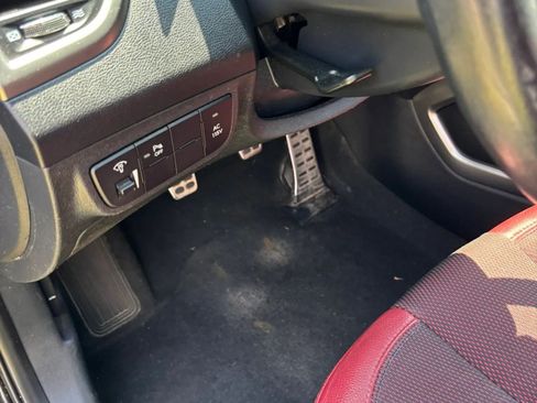 Used 2012 Hyundai Veloster w/ Style Pkg FWD image 20