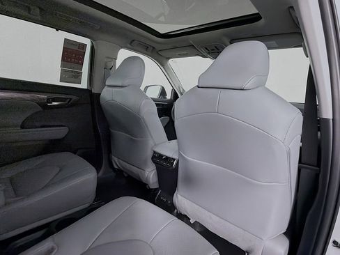 New 2026 Toyota Highlander Platinum AWD/4WD image 26