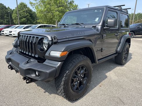 Used 2020 Jeep Wrangler Sport AWD/4WD image 3