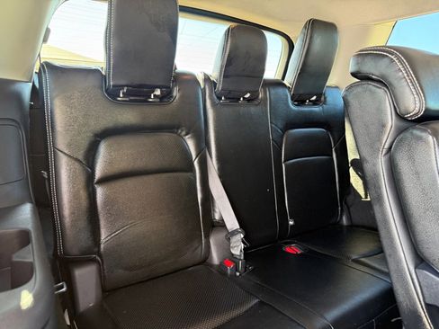 Used 2022 Nissan Pathfinder SV FWD image 19