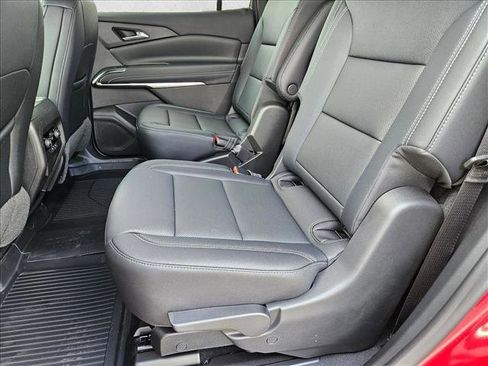 New 2026 Chevrolet Traverse LT w/ Sun and Wheel Package FWD image 16