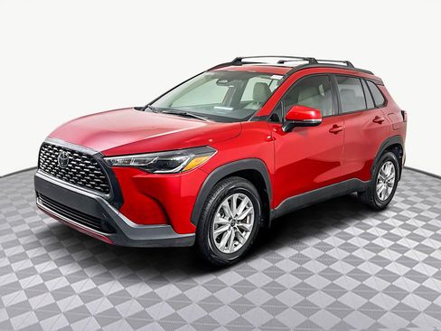 Used 2024 Toyota Corolla Cross LE image 4