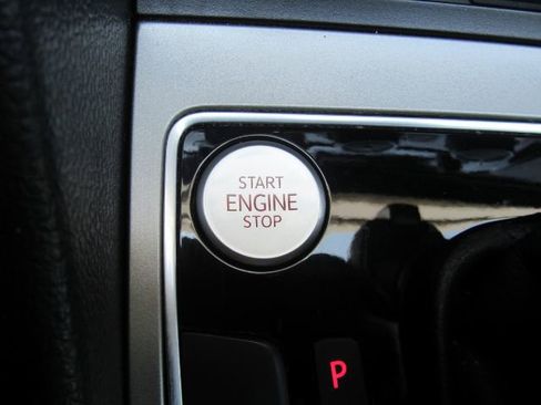 Used 2022 Volkswagen Passat 2.0T SE image 49