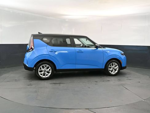 Certified 2024 Kia Soul S FWD image 6
