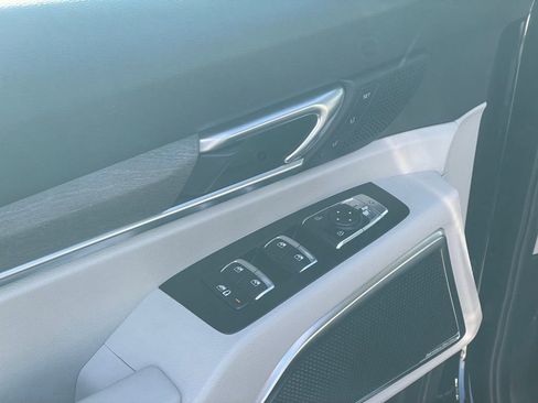 Used 2022 Kia Telluride SX w/ Towing Package image 13