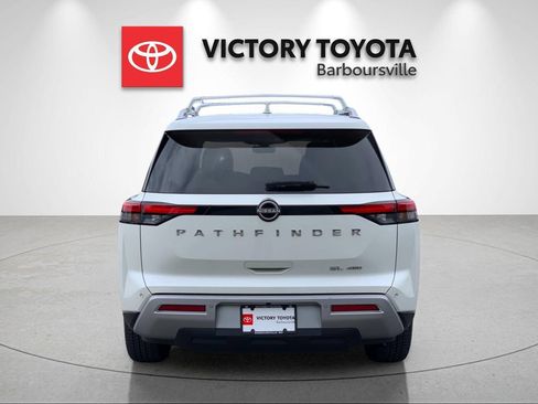 Used 2023 Nissan Pathfinder SL AWD/4WD image 4
